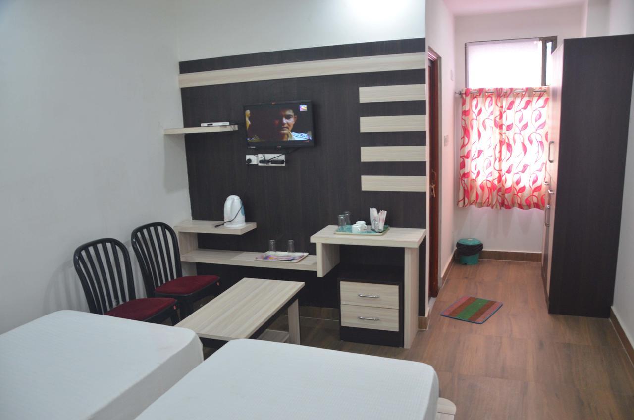 גאיה Hotel Pyara Palace חדר תמונה