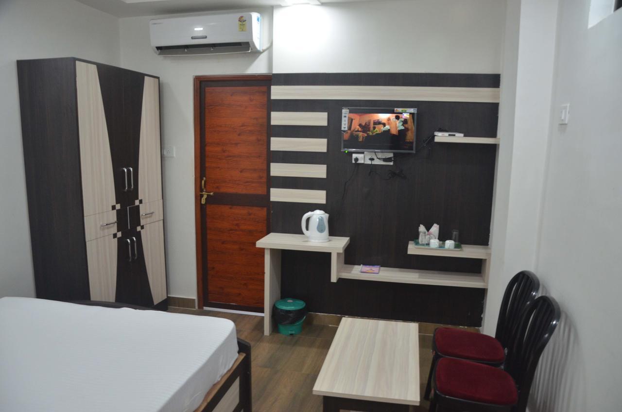 גאיה Hotel Pyara Palace חדר תמונה